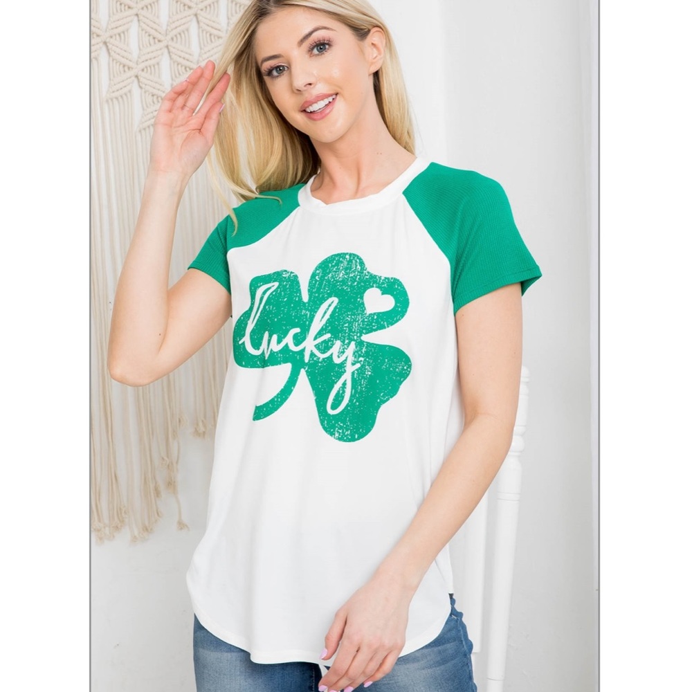 RIB SLEEVE CLOVER LEAF PRINT RAGLAN TOP- IVORY-KELLY GREEN